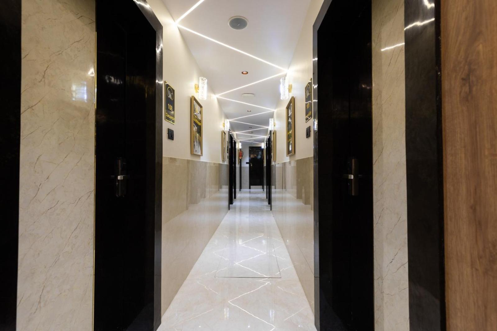 Hotel Windsor Castle Мумбай Екстериор снимка