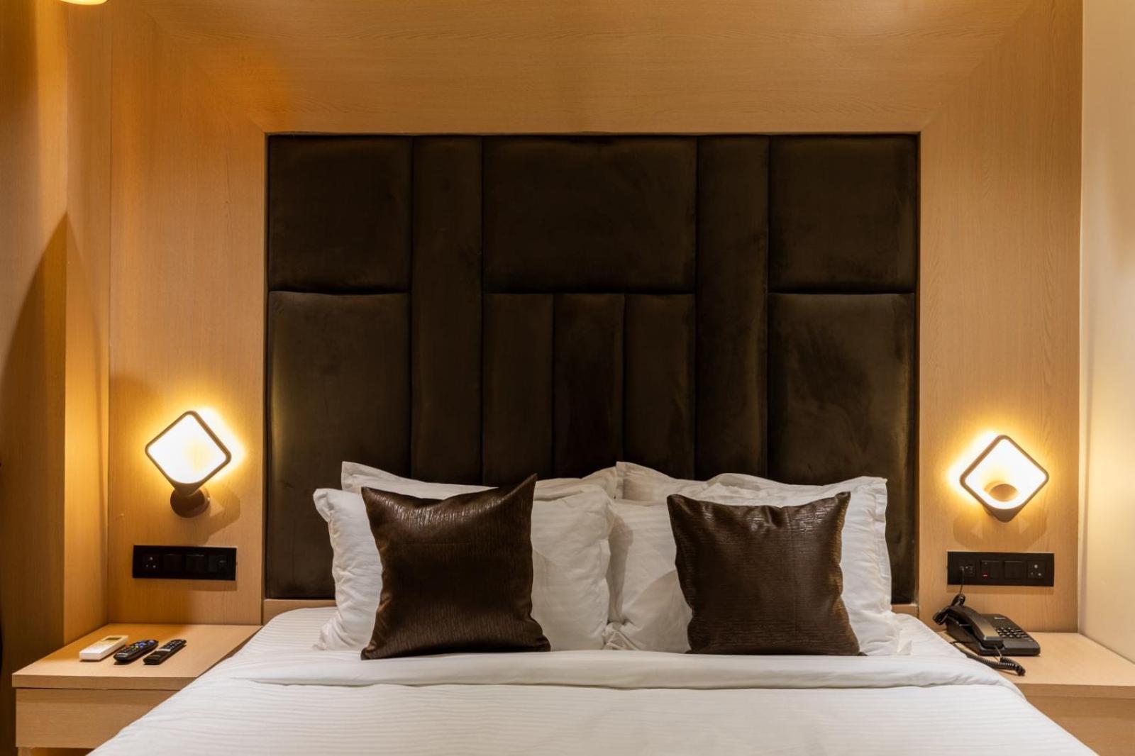 Hotel Windsor Castle Мумбай Екстериор снимка
