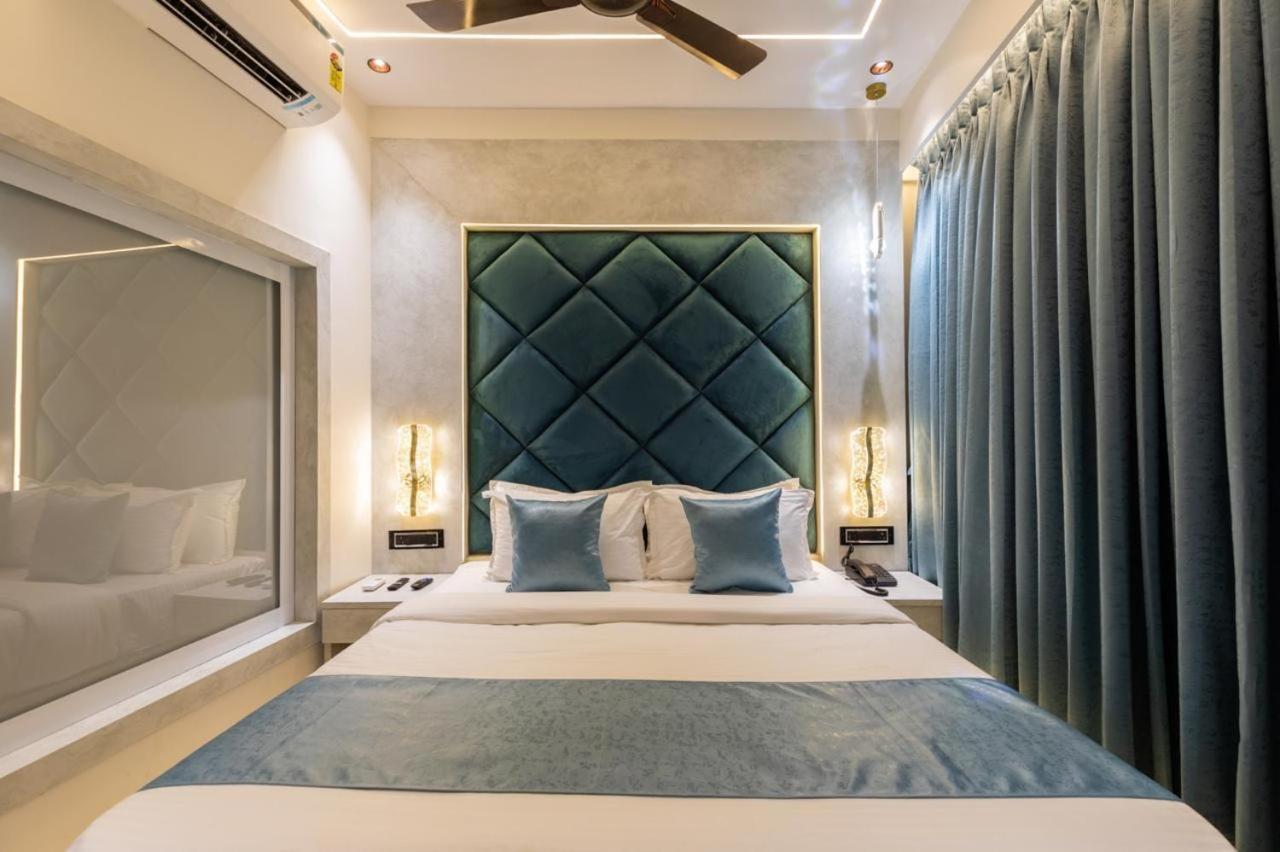 Hotel Windsor Castle Мумбай Екстериор снимка